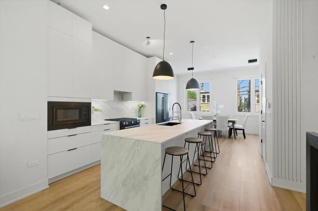 4250 West Belmont Avenue Chicago IL 60641