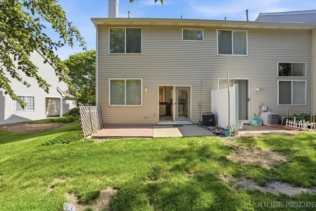 3044 Waters Edge Circle Aurora IL 60504