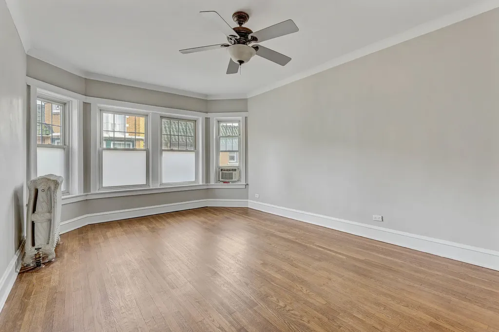 5515 North Winthrop Avenue Chicago IL 60640