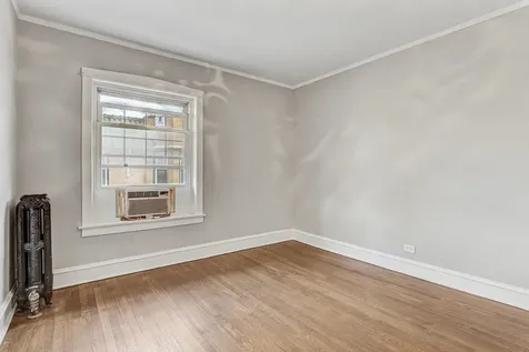 5515 North Winthrop Avenue Chicago IL 60640