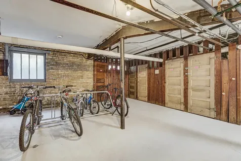 5515 North Winthrop Avenue Chicago IL 60640