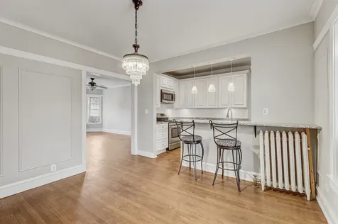 5515 North Winthrop Avenue Chicago IL 60640