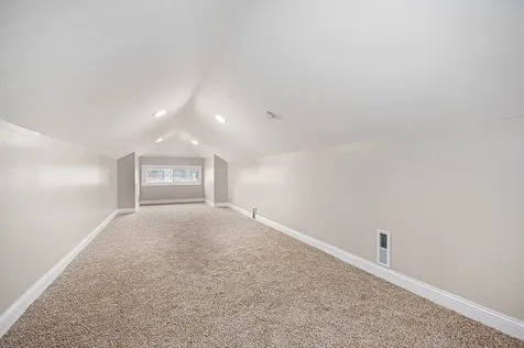26 East 157th Street South Holland IL 60473