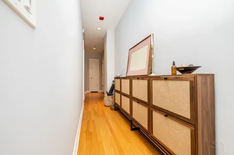 6 North Michigan Avenue Chicago IL 60602
