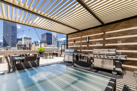 6 North Michigan Avenue Chicago IL 60602