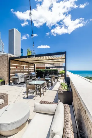 6 North Michigan Avenue Chicago IL 60602