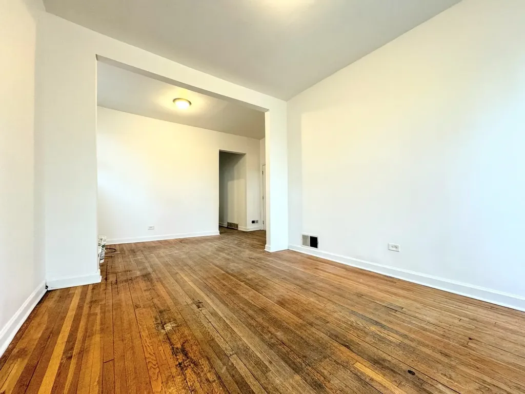 5126 West Fulton Street Chicago IL 60644