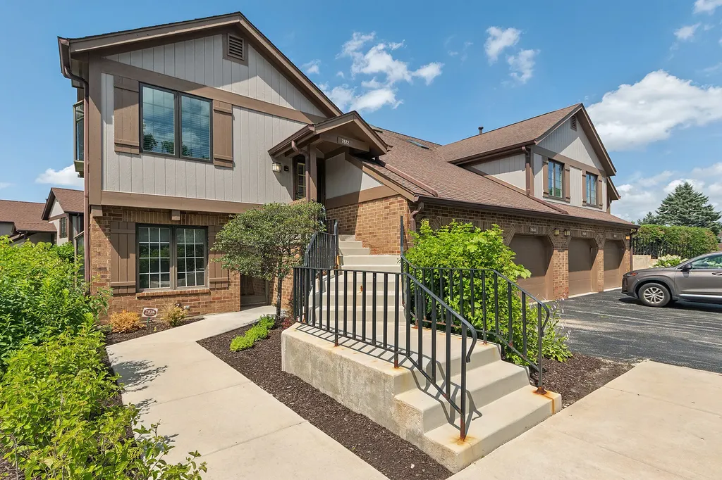 7822 West Arquilla Drive Palos Heights IL 60463