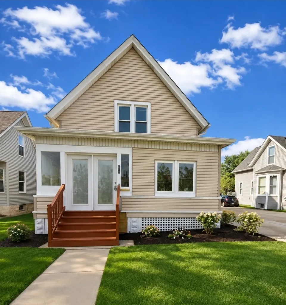 217 Prairie Street Aurora IL 60506