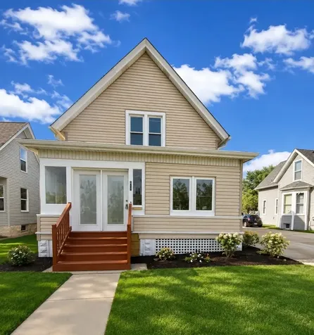 217 Prairie Street Aurora IL 60506