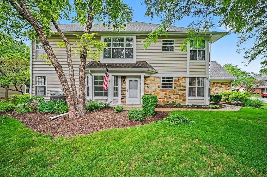 22 Delaware Court Schaumburg IL 60193
