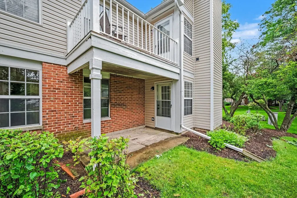 22 Delaware Court Schaumburg IL 60193