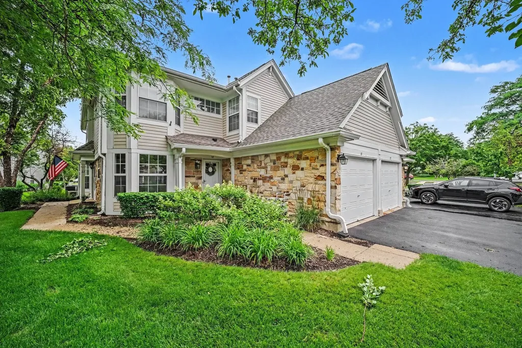 22 Delaware Court Schaumburg IL 60193
