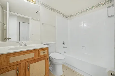 22 Delaware Court Schaumburg IL 60193