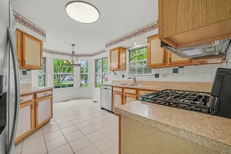 22 Delaware Court Schaumburg IL 60193