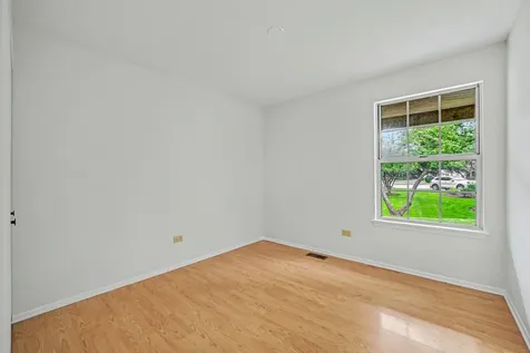 22 Delaware Court Schaumburg IL 60193