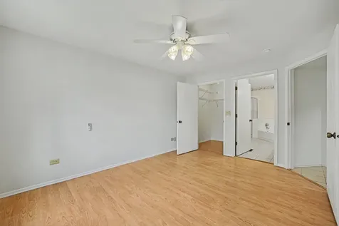 22 Delaware Court Schaumburg IL 60193