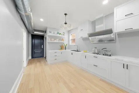 5028 West Lawrence Avenue Chicago IL 60630