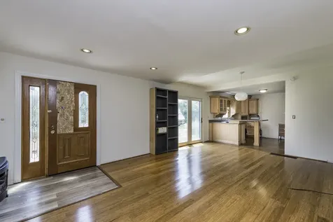 39056 North Poplar Street Lake Villa IL 60046