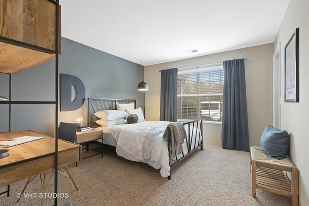 105 Kensington Circle Wheaton IL 60189
