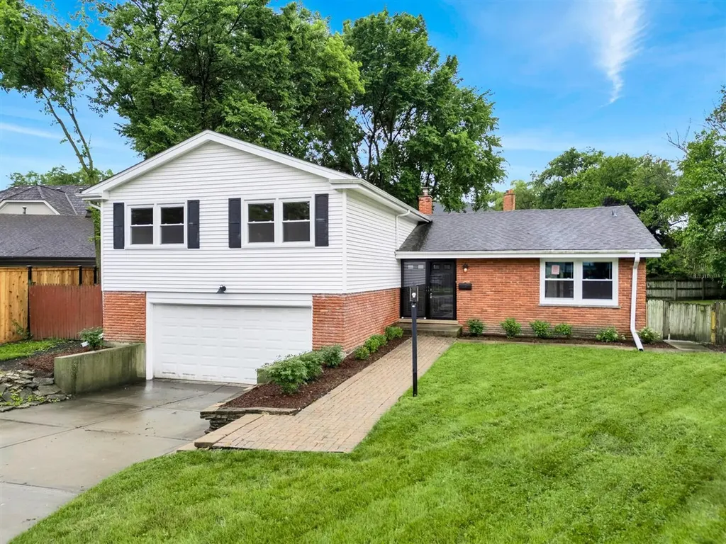 2309 Malik Court Glenview IL 60025