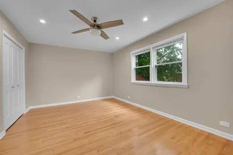2309 Malik Court Glenview IL 60025