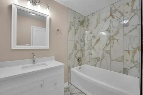 2309 Malik Court Glenview IL 60025