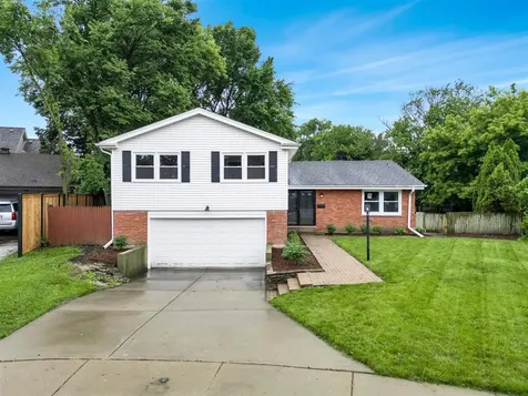 2309 Malik Court Glenview IL 60025