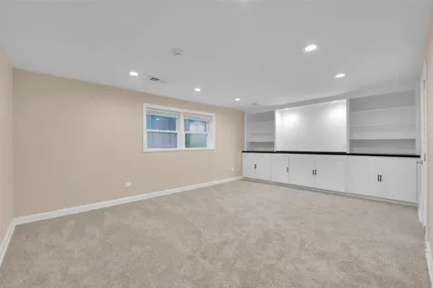2309 Malik Court Glenview IL 60025