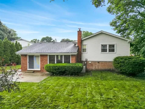 2309 Malik Court Glenview IL 60025