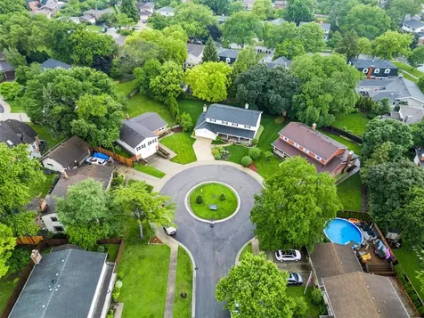 2309 Malik Court Glenview IL 60025