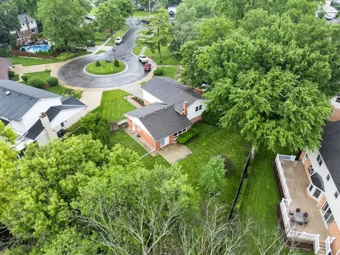 2309 Malik Court Glenview IL 60025