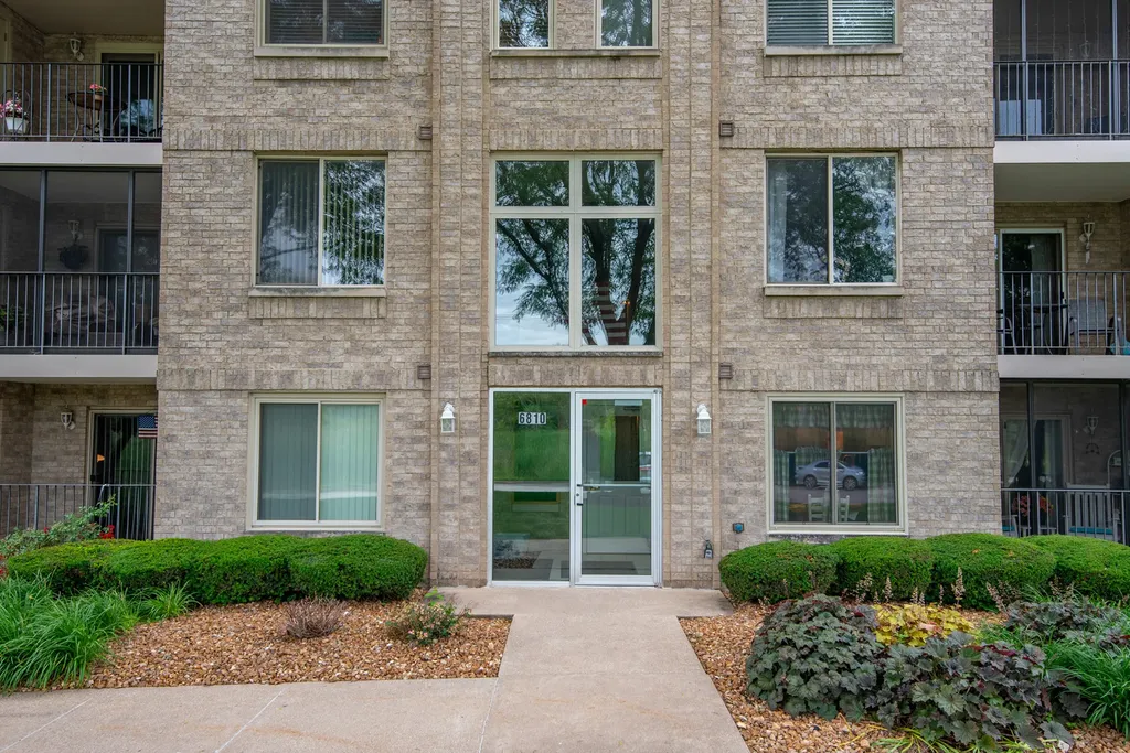 6810 Ridge Point Drive Oak Forest IL 60452
