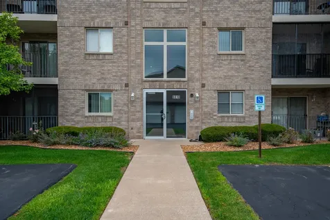 6810 Ridge Point Drive Oak Forest IL 60452