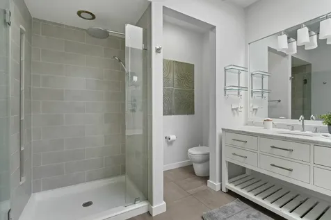 5123 Regents Park Road Rockford IL 61107
