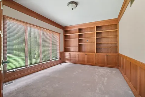 5123 Regents Park Road Rockford IL 61107