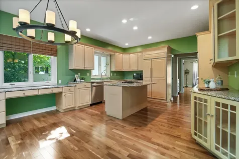 5123 Regents Park Road Rockford IL 61107
