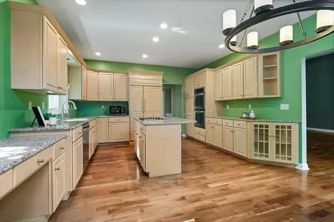 5123 Regents Park Road Rockford IL 61107