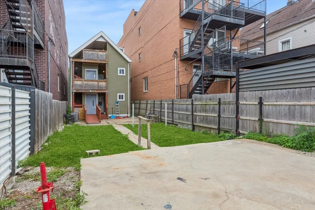 1814 North Sawyer Avenue Chicago IL 60647