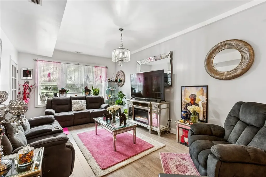 1814 North Sawyer Avenue Chicago IL 60647