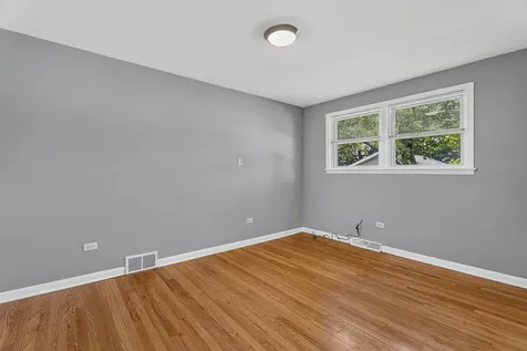 16358 Drexel Avenue South Holland IL 60473