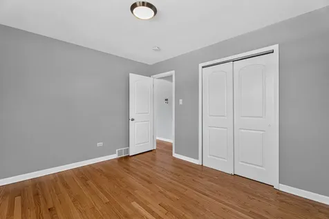 16358 Drexel Avenue South Holland IL 60473