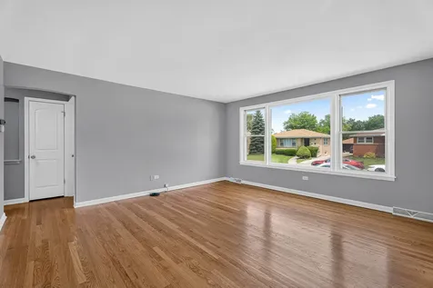 16358 Drexel Avenue South Holland IL 60473