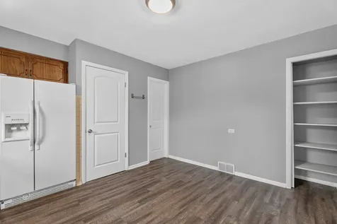 16358 Drexel Avenue South Holland IL 60473