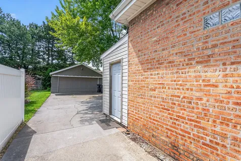 16358 Drexel Avenue South Holland IL 60473