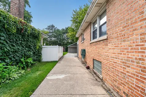 16358 Drexel Avenue South Holland IL 60473