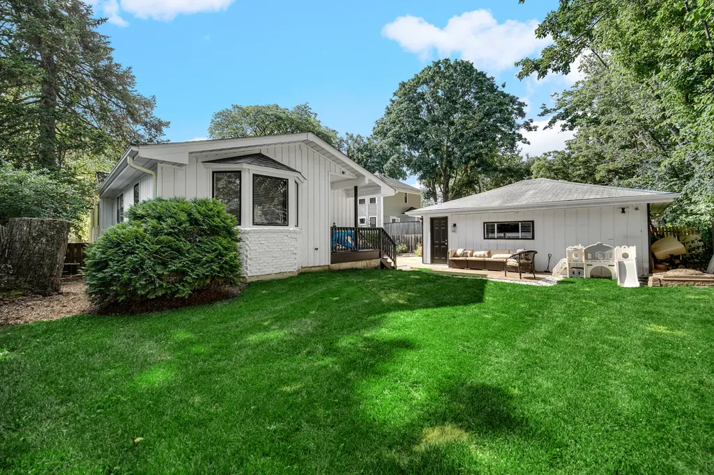 209 South Chase Street Wheaton IL 60187