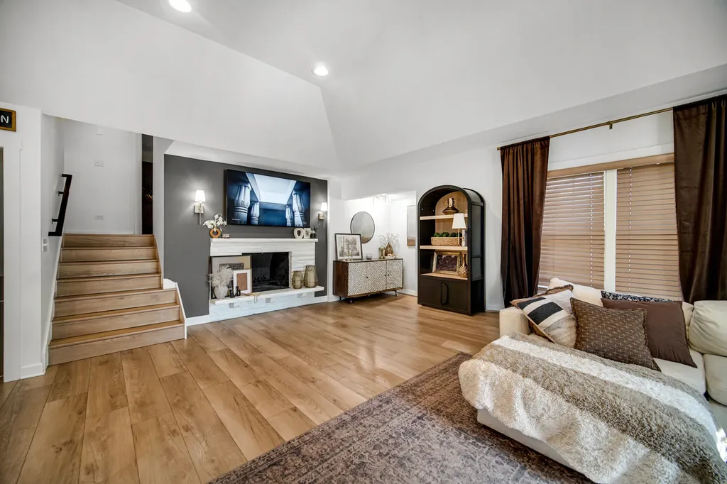 209 South Chase Street Wheaton IL 60187