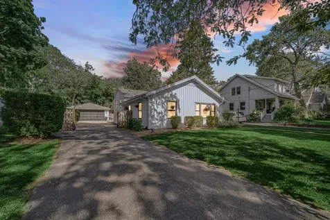 209 South Chase Street Wheaton IL 60187