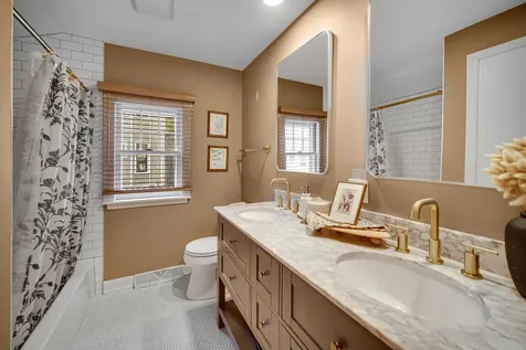 209 South Chase Street Wheaton IL 60187
